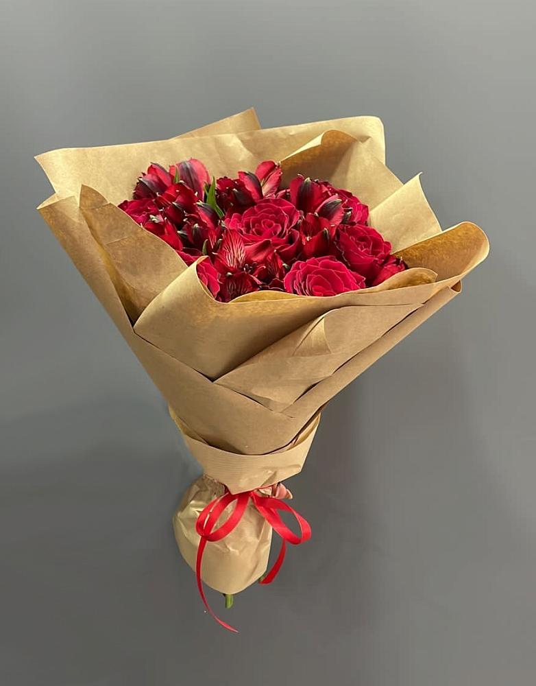 Букет цветов из: Альстромерии и Розы в Юркино