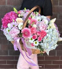 Цветочная композиция из Розы, Хризантемы, Пионы и Лизиантусы в корзине #REPLACE_PRED# Юркино