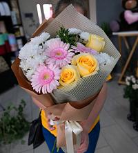 Букет цветов из:  Герберы, Розы и Хризантемы в Юркино