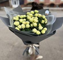 Букет Белые кустовые розы Солинеро в Юркино