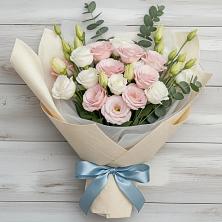 Букет цветов из:  Лизиантусы в Юркино