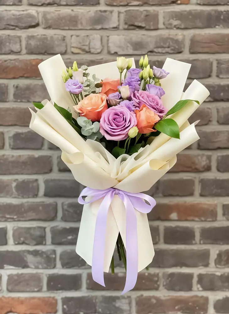 Букет цветов из: Лизиантусы и Розы в Юркино