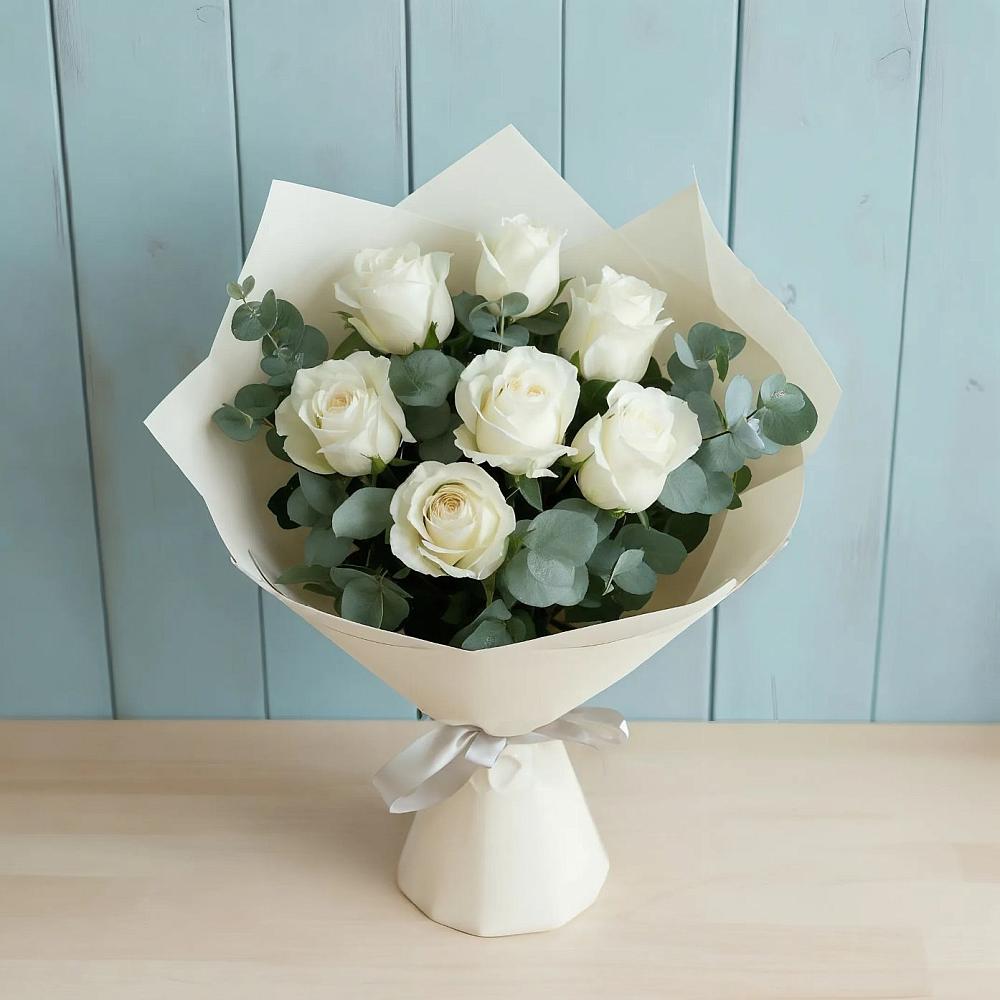 Букет Белые розы в Эвкалипте в Юркино