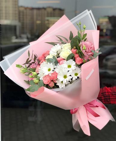 Букет цветов из: Розы, Лизиантусы и Хризантемы в Юркино
